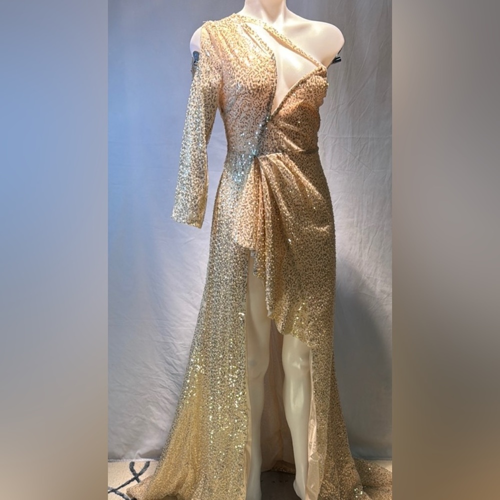 Elegant Gold Sequin Evening Gown - Picture 2 of 16